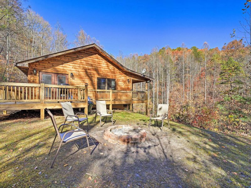 Bryson's Hidden Valley Ranch - Quiet NC Cabin