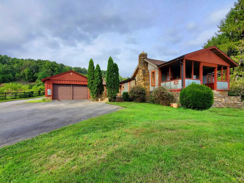 Private 13 acre Horse Ranch Near Asheville